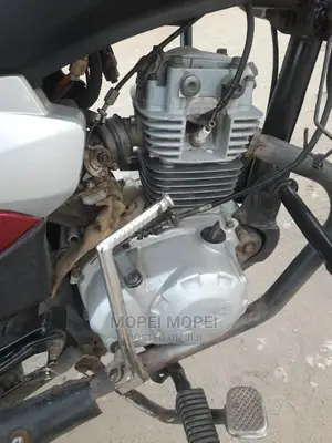 TVS HLX 125 2020 Red
