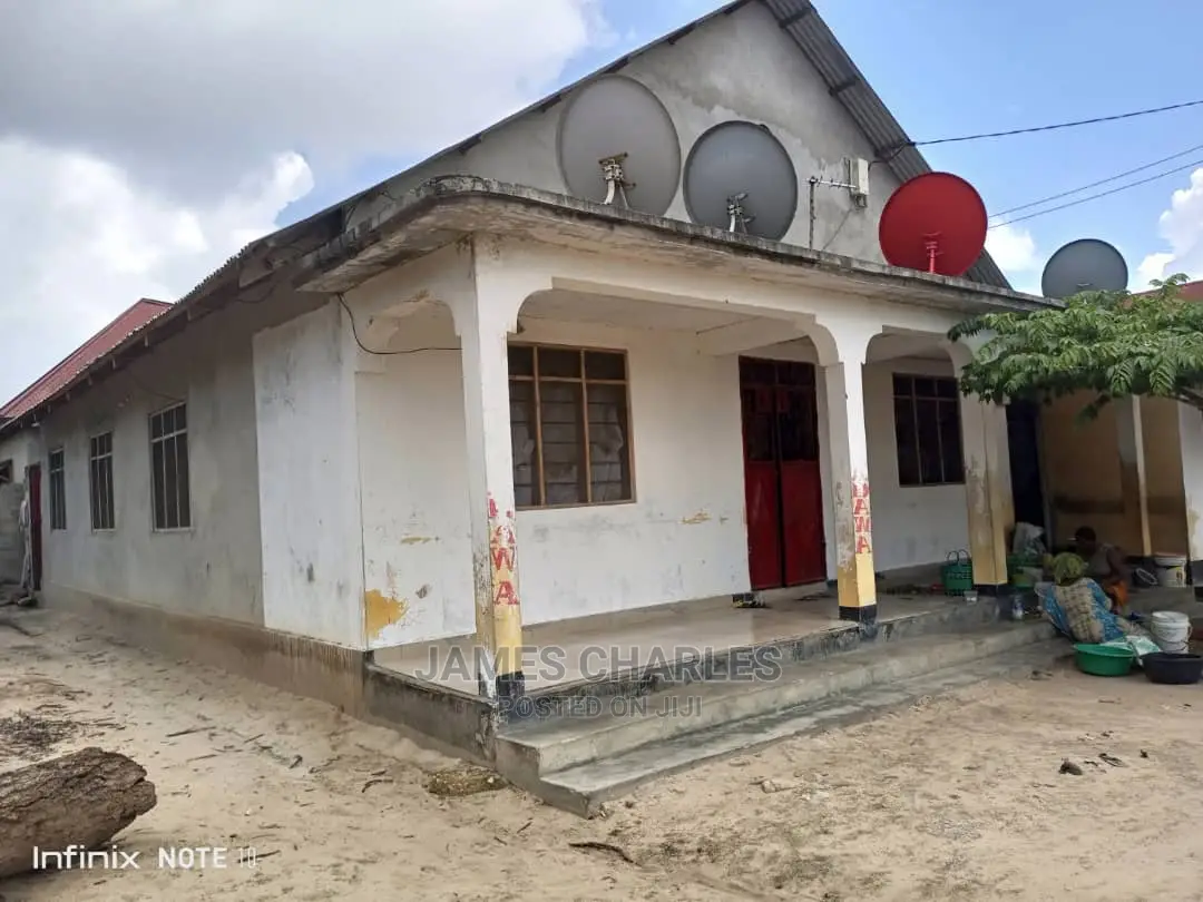 10bdrm House in Maji Matitu, Mbagala for sale