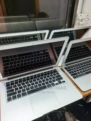 Laptop Apple MacBook Air 2017 8GB Intel Core I5 SSD 128GB