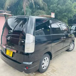 Toyota Noah 2.0 FWD (8 Seater) 2005 Black