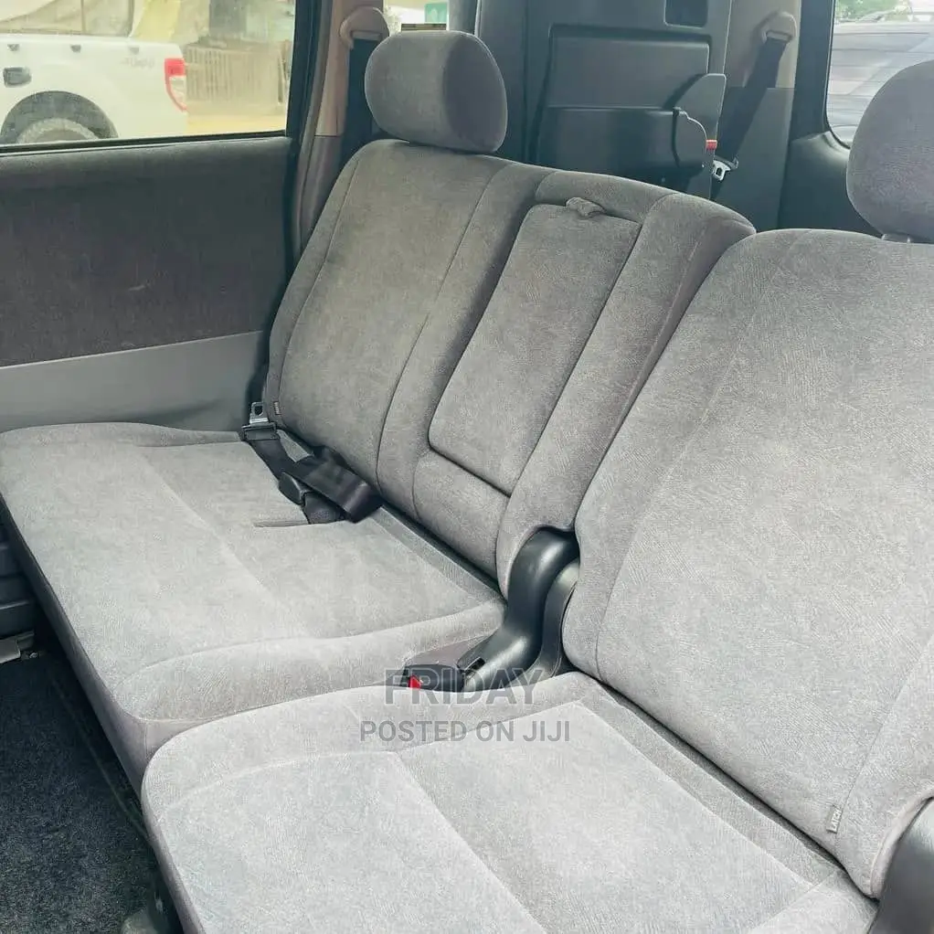 Toyota Noah 2.0 FWD (8 Seater) 2005 Black