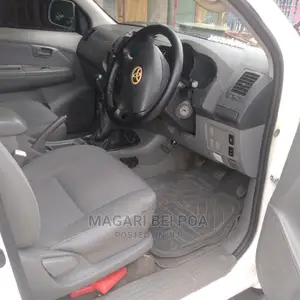 Toyota Hilux 2020 White