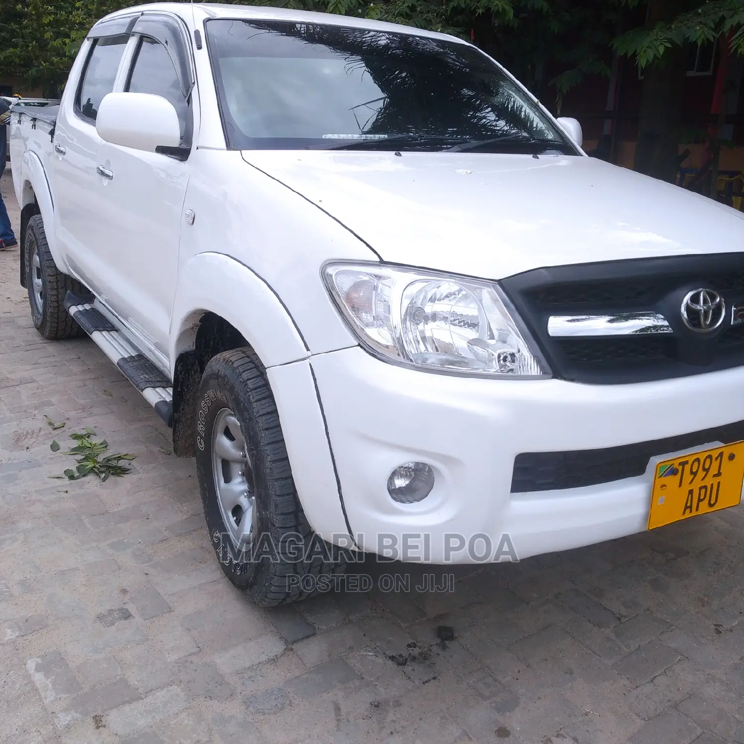 Toyota Hilux 2020 White