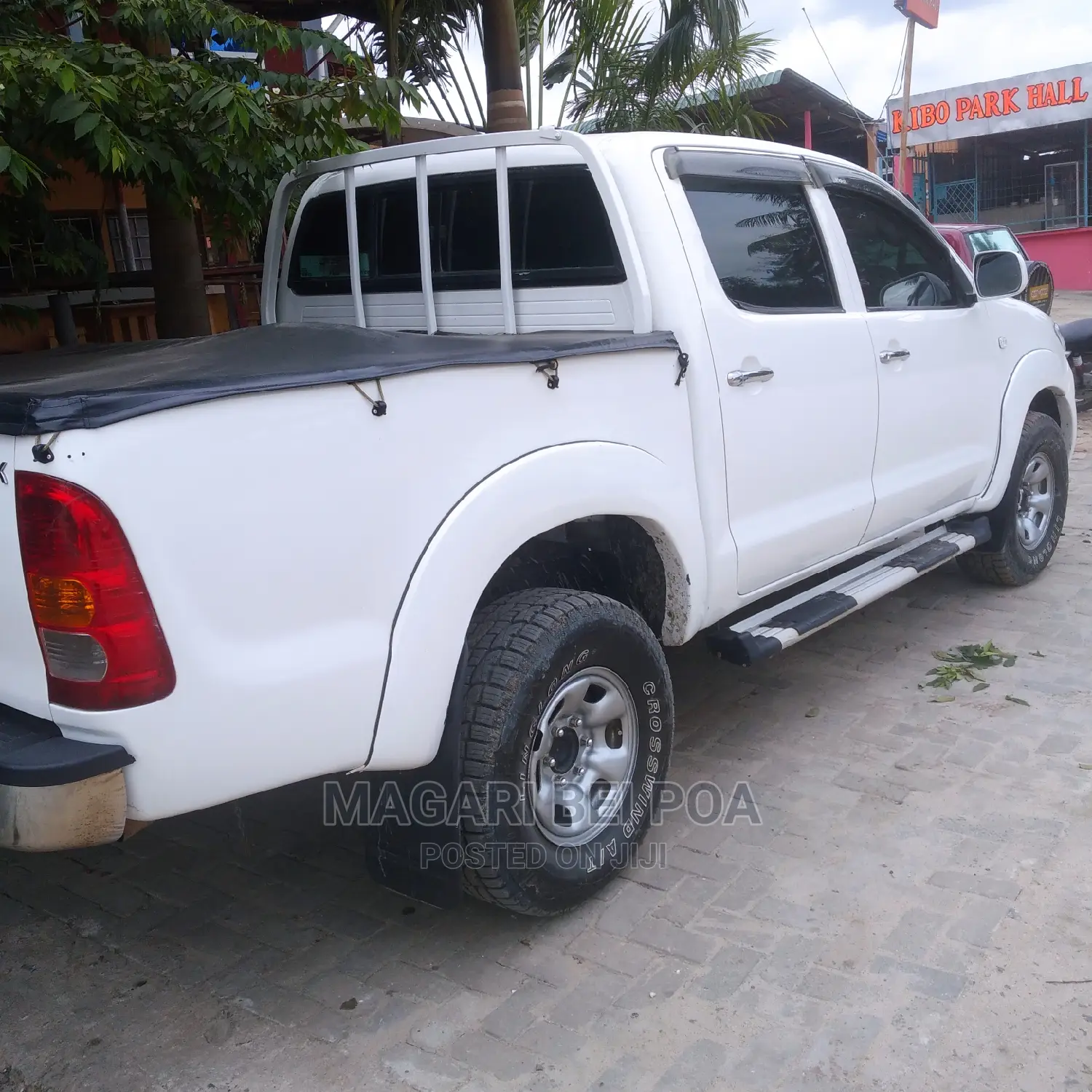 Toyota Hilux 2020 White