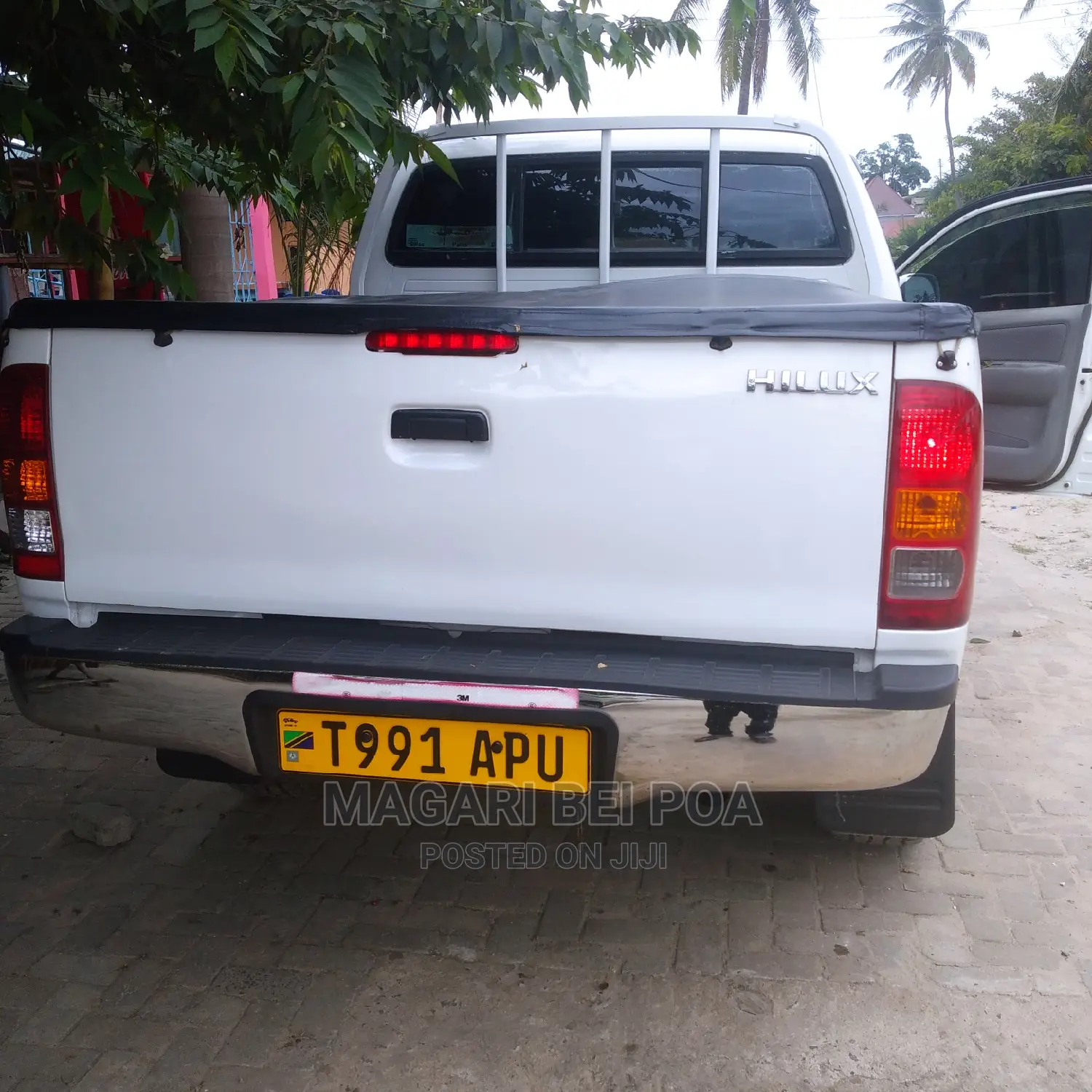 Toyota Hilux 2020 White