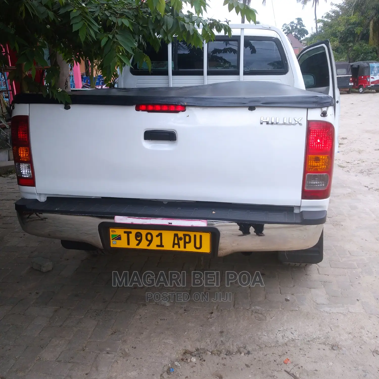 Toyota Hilux 2020 White