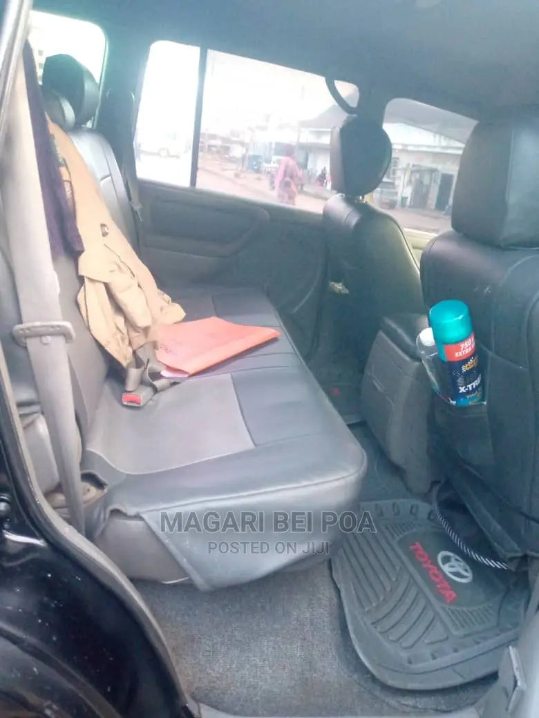 Toyota Land Cruiser 2010 Black