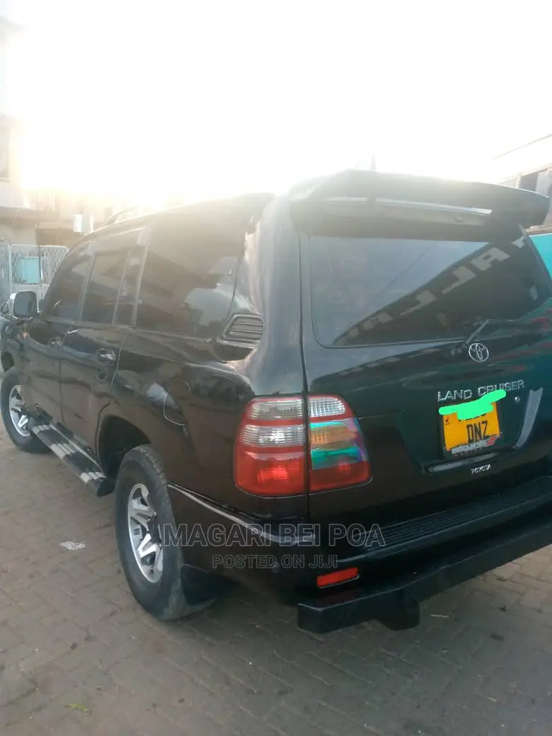 Toyota Land Cruiser 2010 Black
