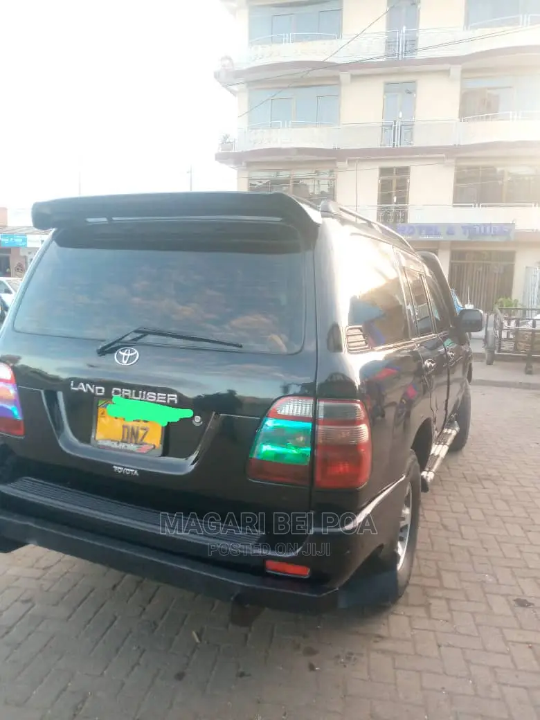 Toyota Land Cruiser 2010 Black