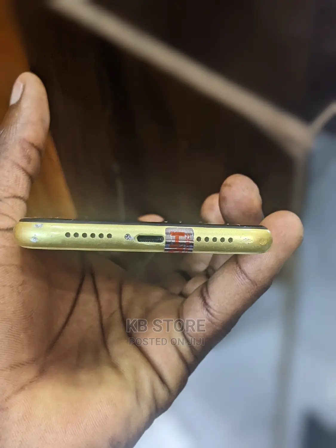 Apple iPhone 11 64 GB Yellow
