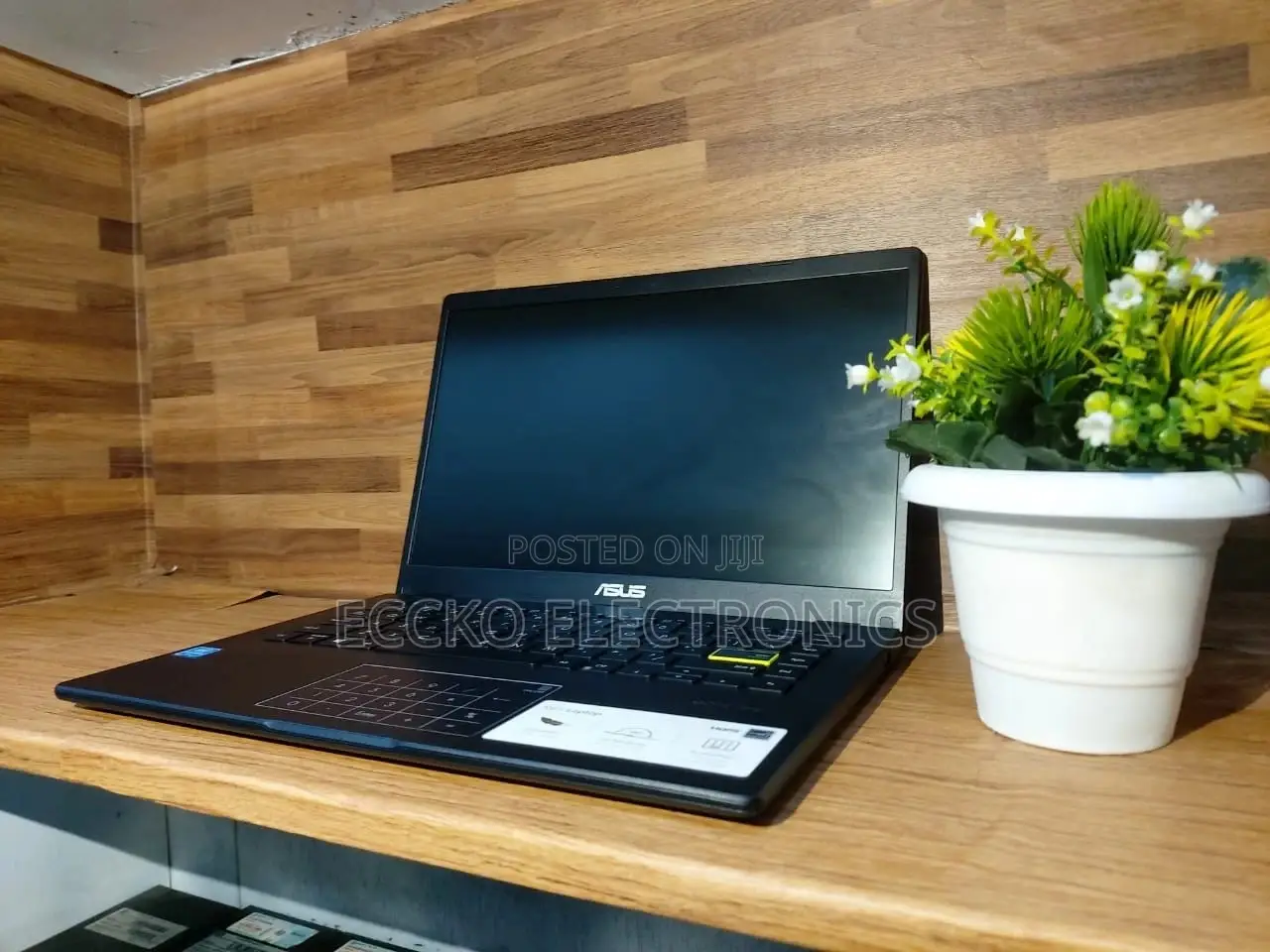New Laptop Asus Vivobook E410M 4GB Intel SSD 128GB
