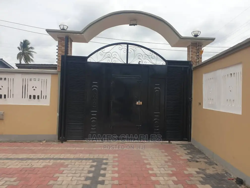 Furnished 4bdrm House in Yombo, Makangarawe for sale