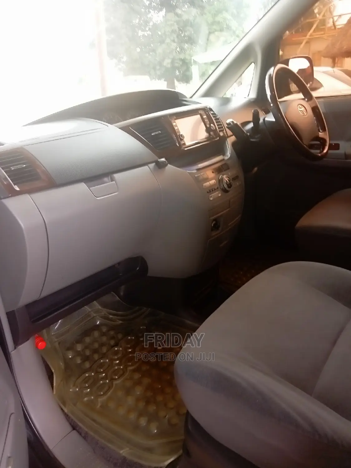 Toyota Noah 2.0 AWD (8 Seater) 2005 Black