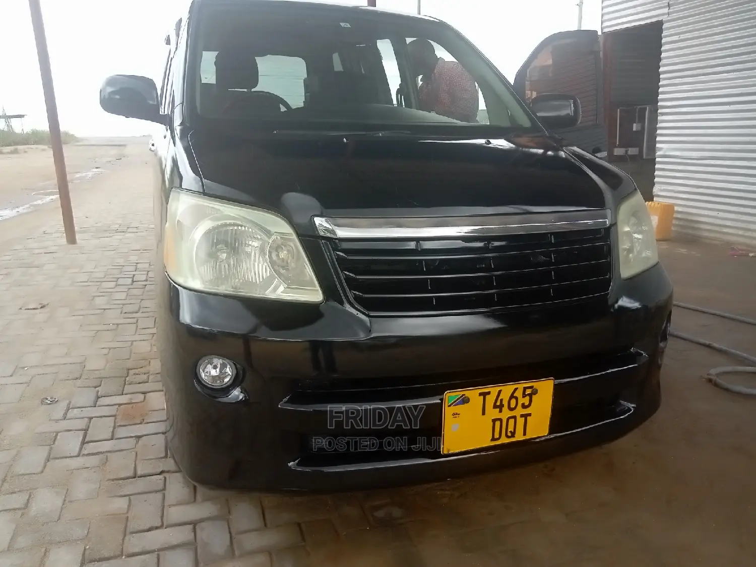 Toyota Noah 2.0 AWD (8 Seater) 2005 Black