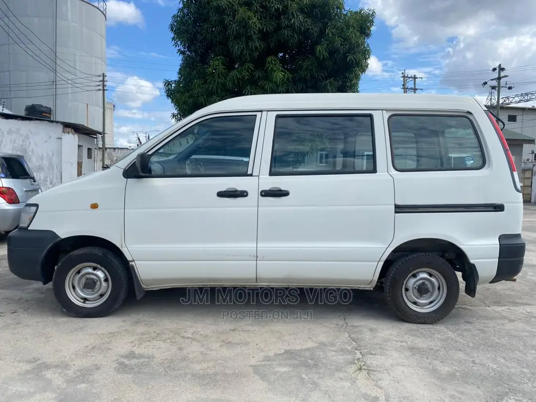 Toyota Lite-Ace 2004 White