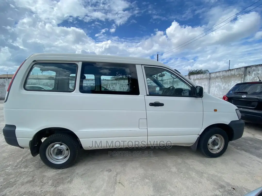 Toyota Lite-Ace 2004 White