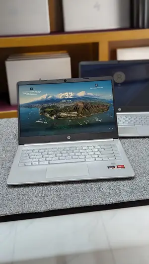 Laptop HP 14z 8GB AMD Ryzen 7 SSD 512GB