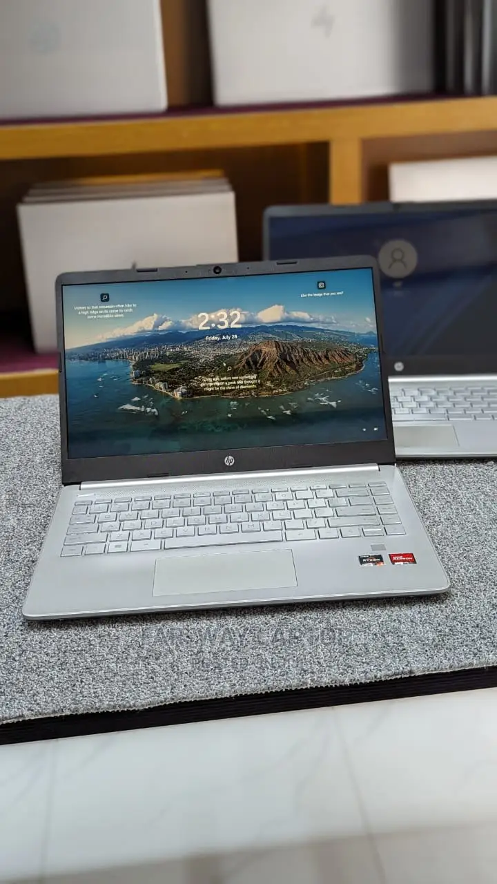 Laptop HP 14z 8GB AMD Ryzen 7 SSD 512GB