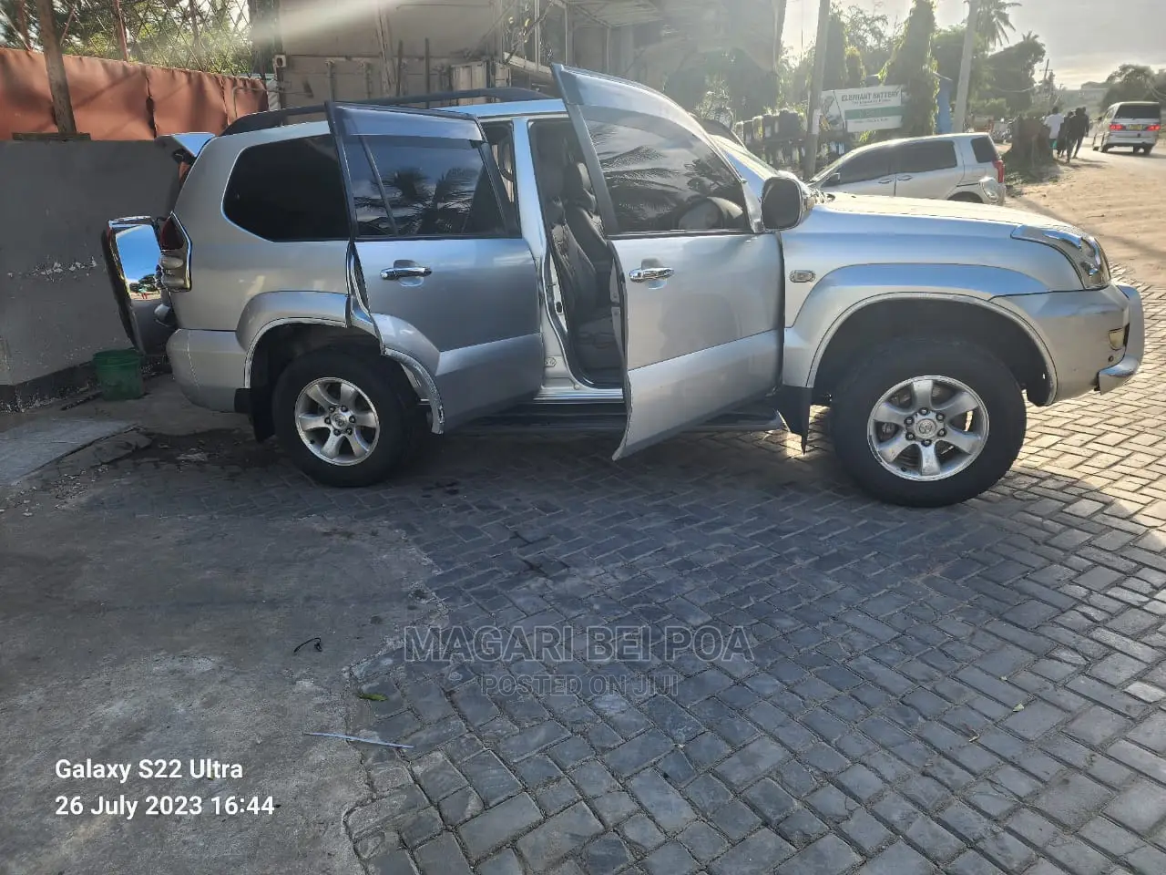 Toyota Land Cruiser Prado 2004 White