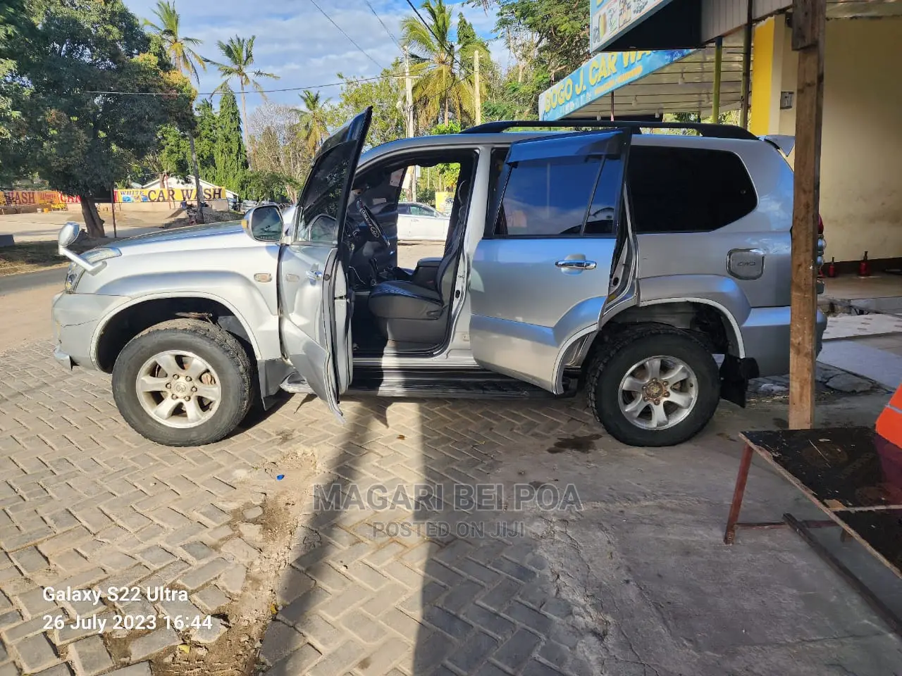 Toyota Land Cruiser Prado 2004 White