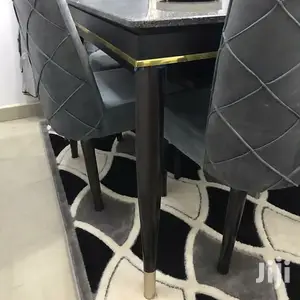 Elegant Dinning Table Design