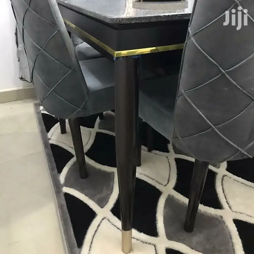 Elegant Dinning Table Design