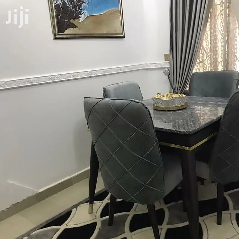 Elegant Dinning Table Design