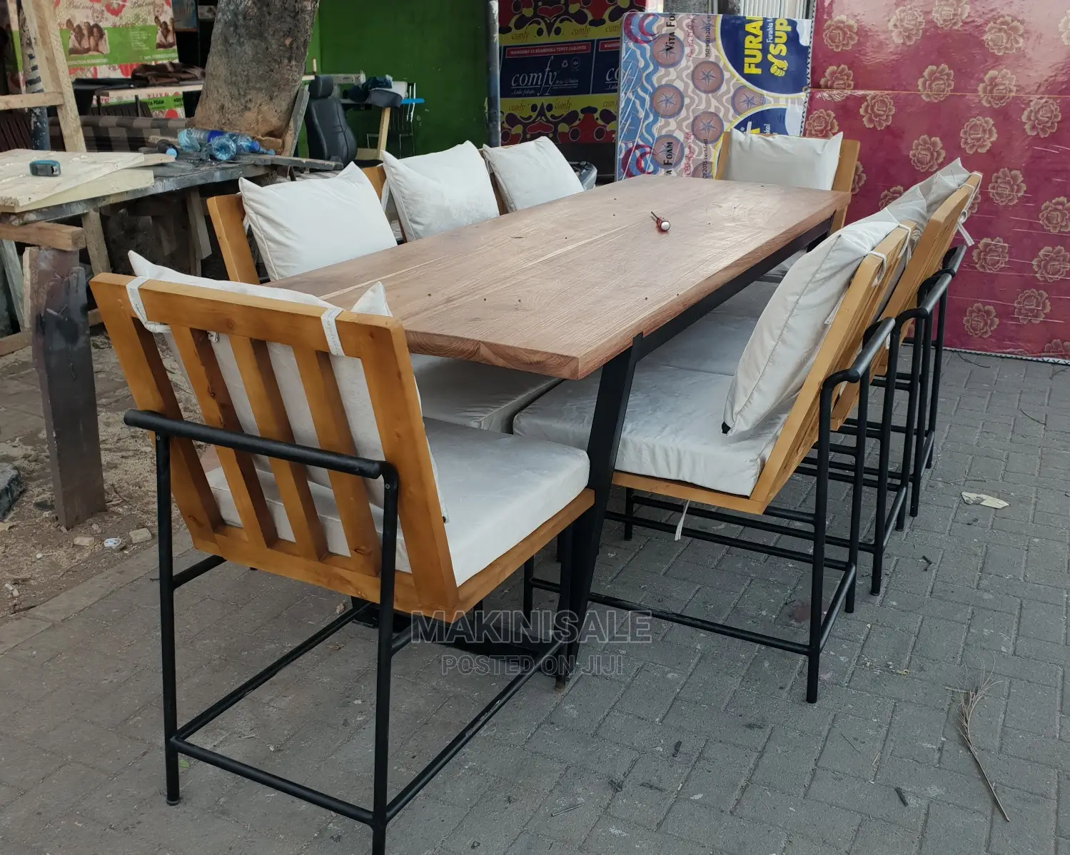 Dinner Table Nzuri Sana Simple