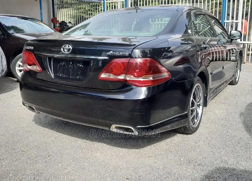 Toyota Crown 2009 Black