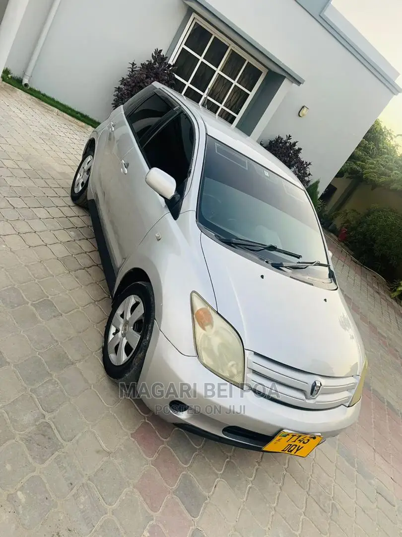 Toyota IST 2005 White