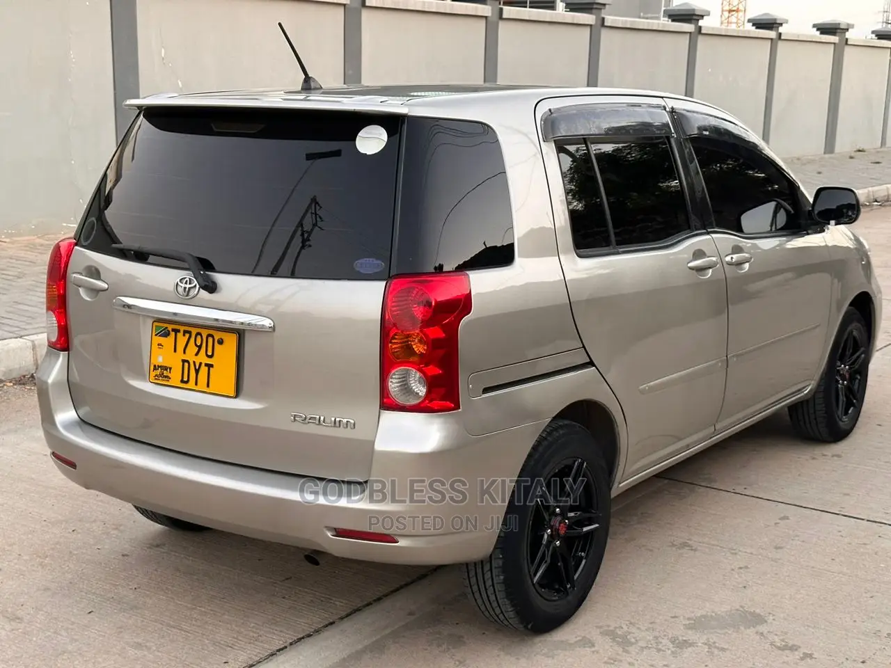 Toyota Raum 2004 Beige