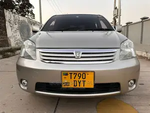 Toyota Raum 2004 Beige