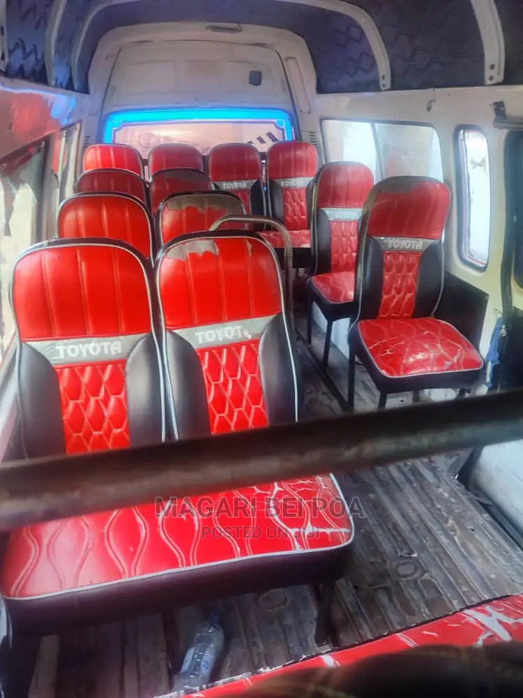 Toyota HiAce 2002 Orange