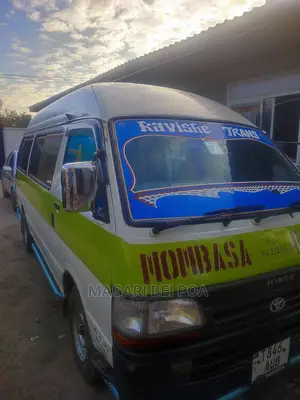 Toyota HiAce 2002 Orange