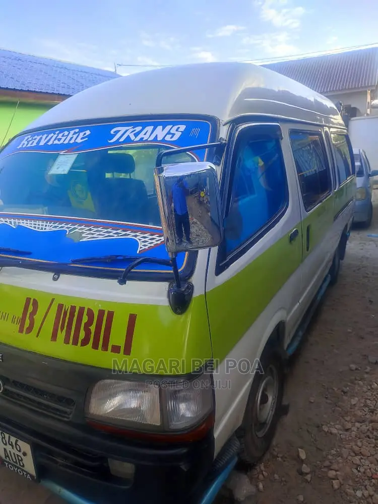 Toyota HiAce 2002 Orange