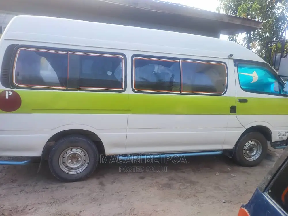 Toyota HiAce 2002 Orange