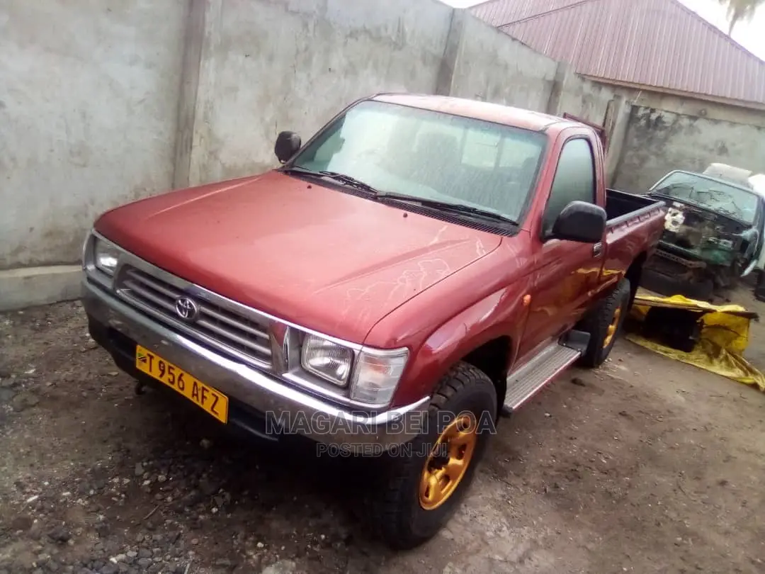 Toyota Hilux 2001 Red