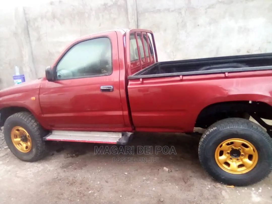 Toyota Hilux 2001 Red