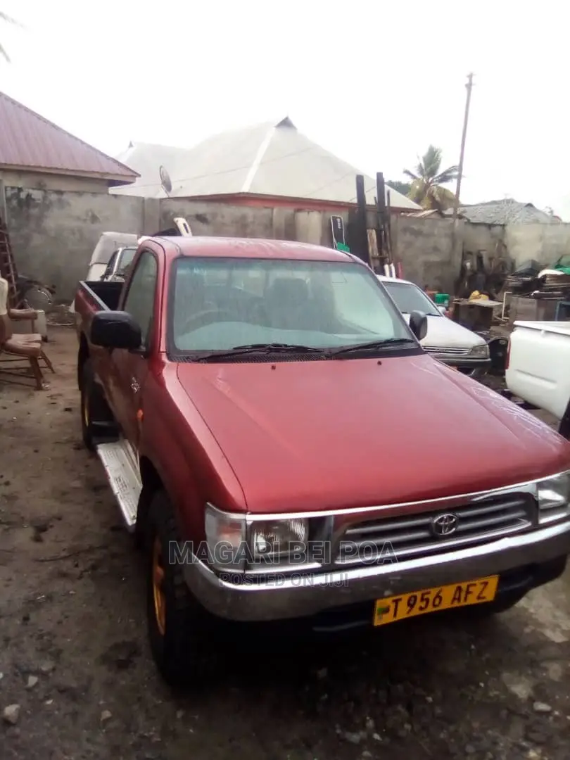 Toyota Hilux 2001 Red