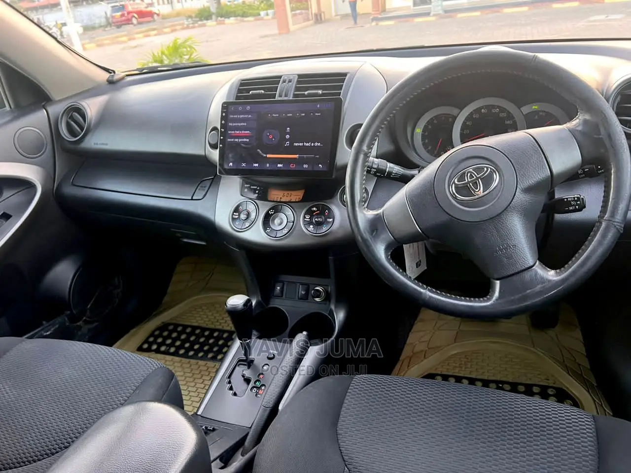 Toyota RAV4 2011 Silver
