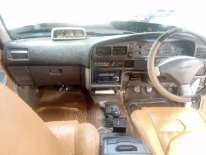 Toyota Hilux 2001 White