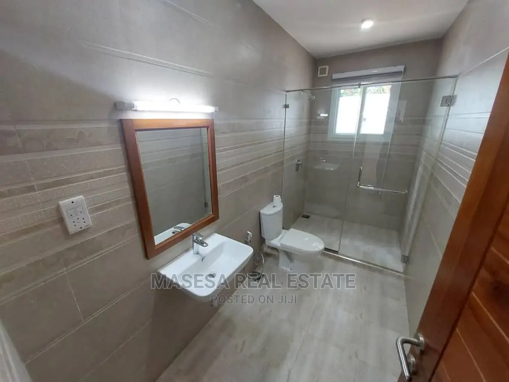 3bdrm Villa in Masaki for rent