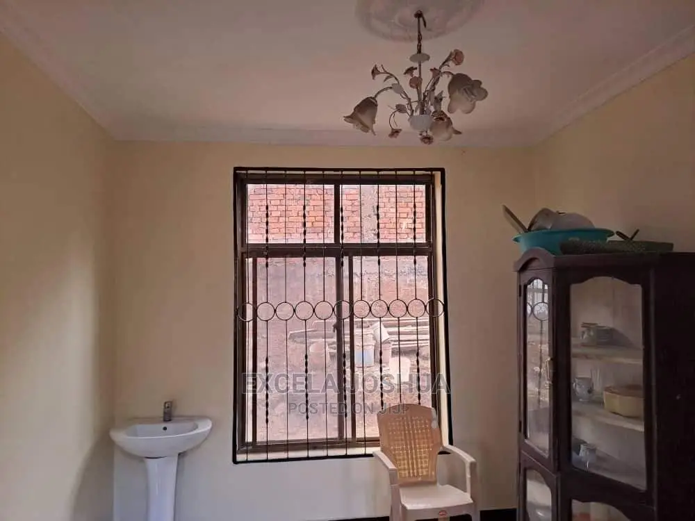 5bdrm House in Excela Joshua, Arusha for sale