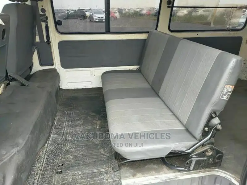 Nissan Vanette 2005 White