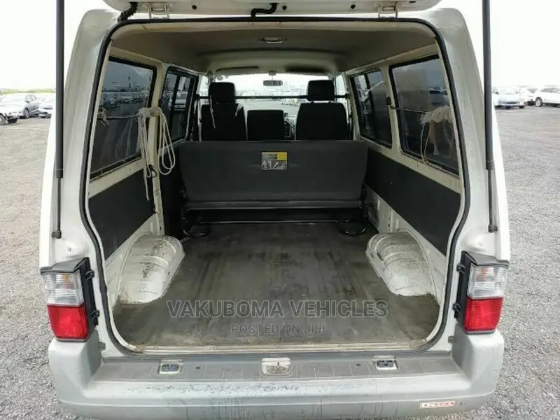 Nissan Vanette 2005 White