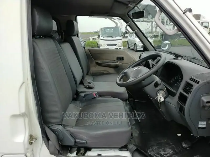 Nissan Vanette 2005 White