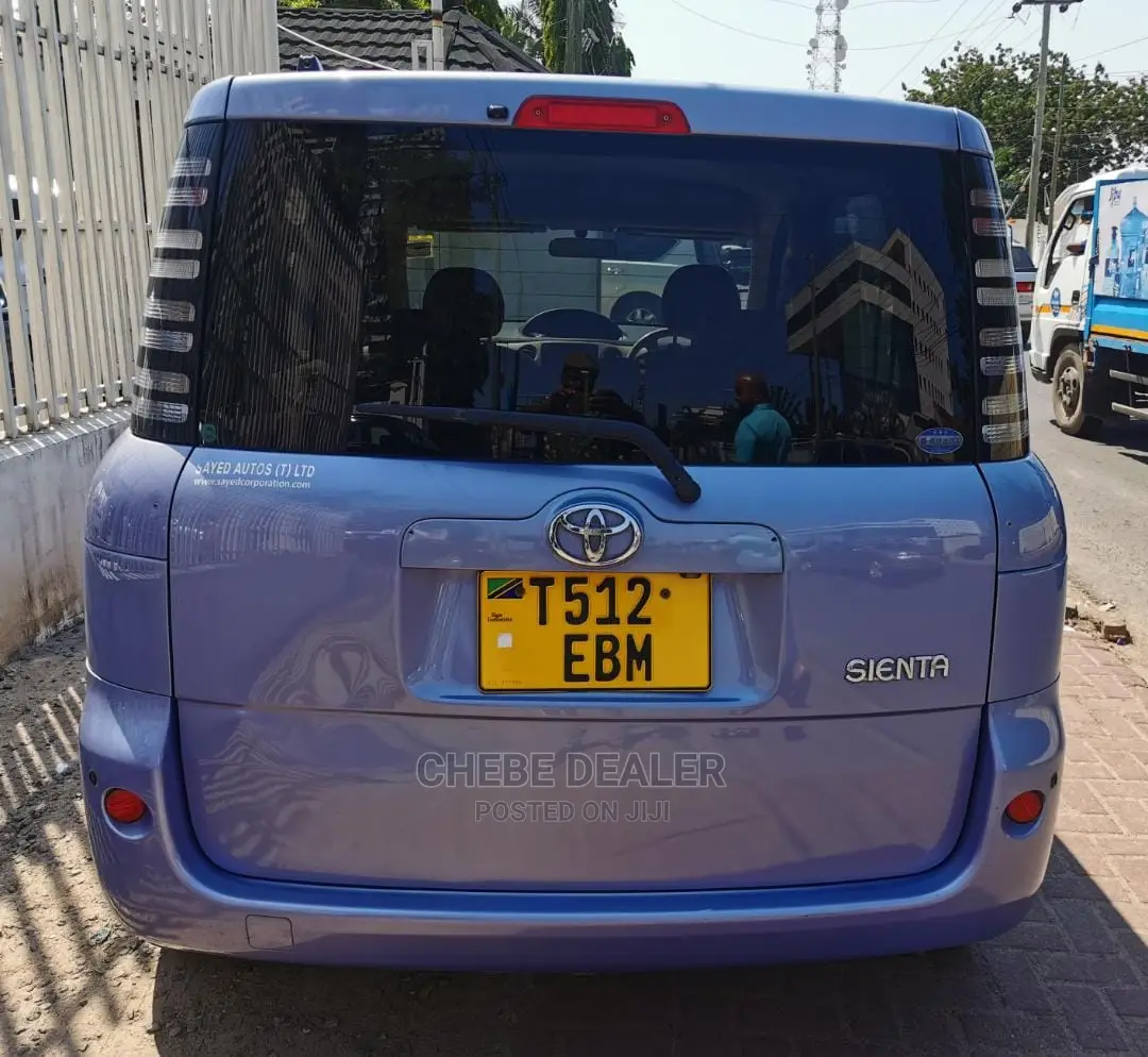 Toyota Sienta 1.5 AWD 2005 Purple