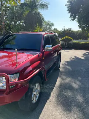 Toyota Land Cruiser 2005 Red