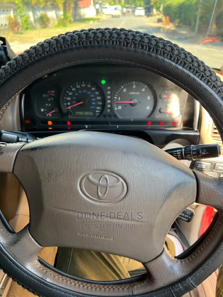 Toyota Land Cruiser 2005 Red
