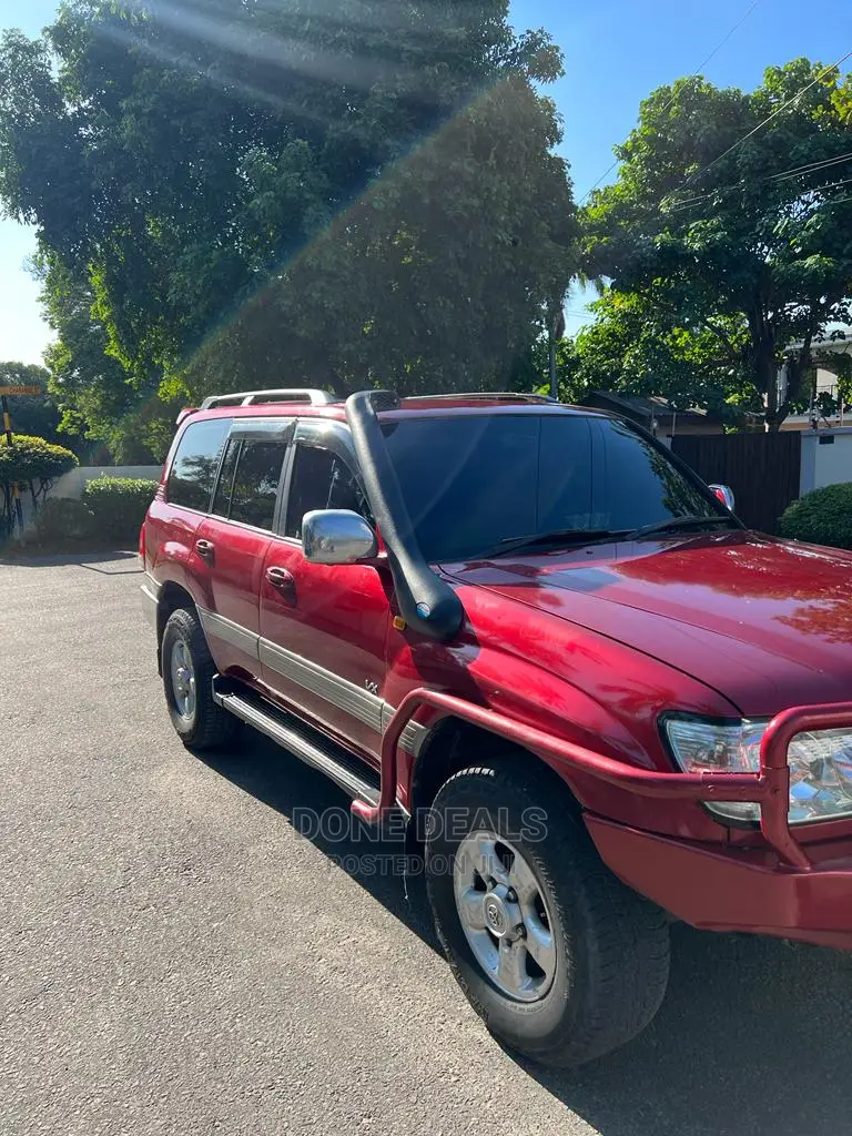 Toyota Land Cruiser 2005 Red